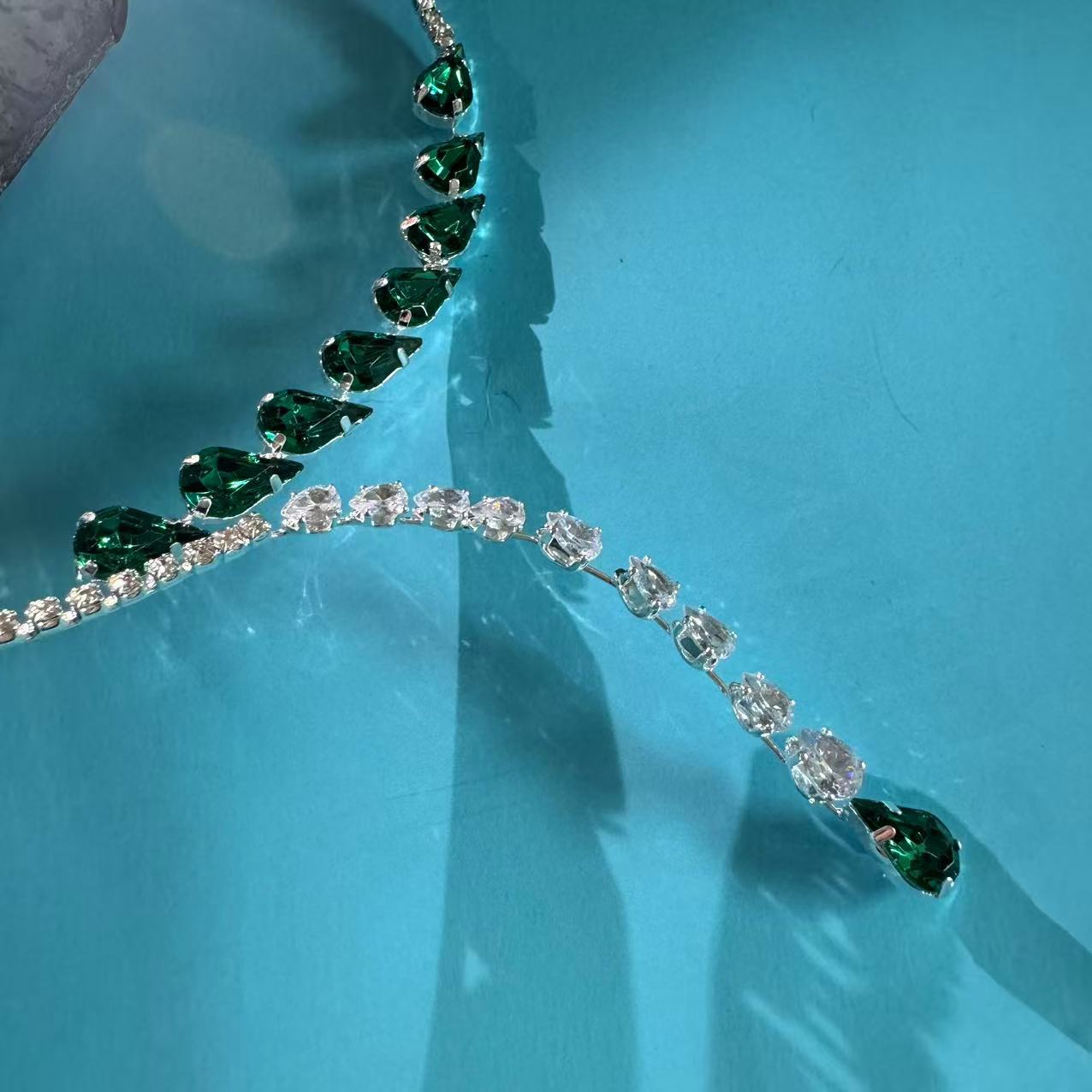 Exquisite leaf necklace