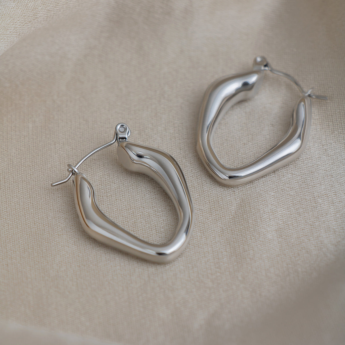 Yiyi high-end irregular ooth ear rings vacuum plated 18K earrings