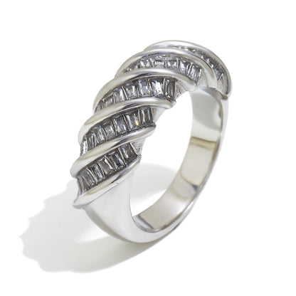 This high-end and elegant jewelry is plated with an 18K rectangular twisted interface ring