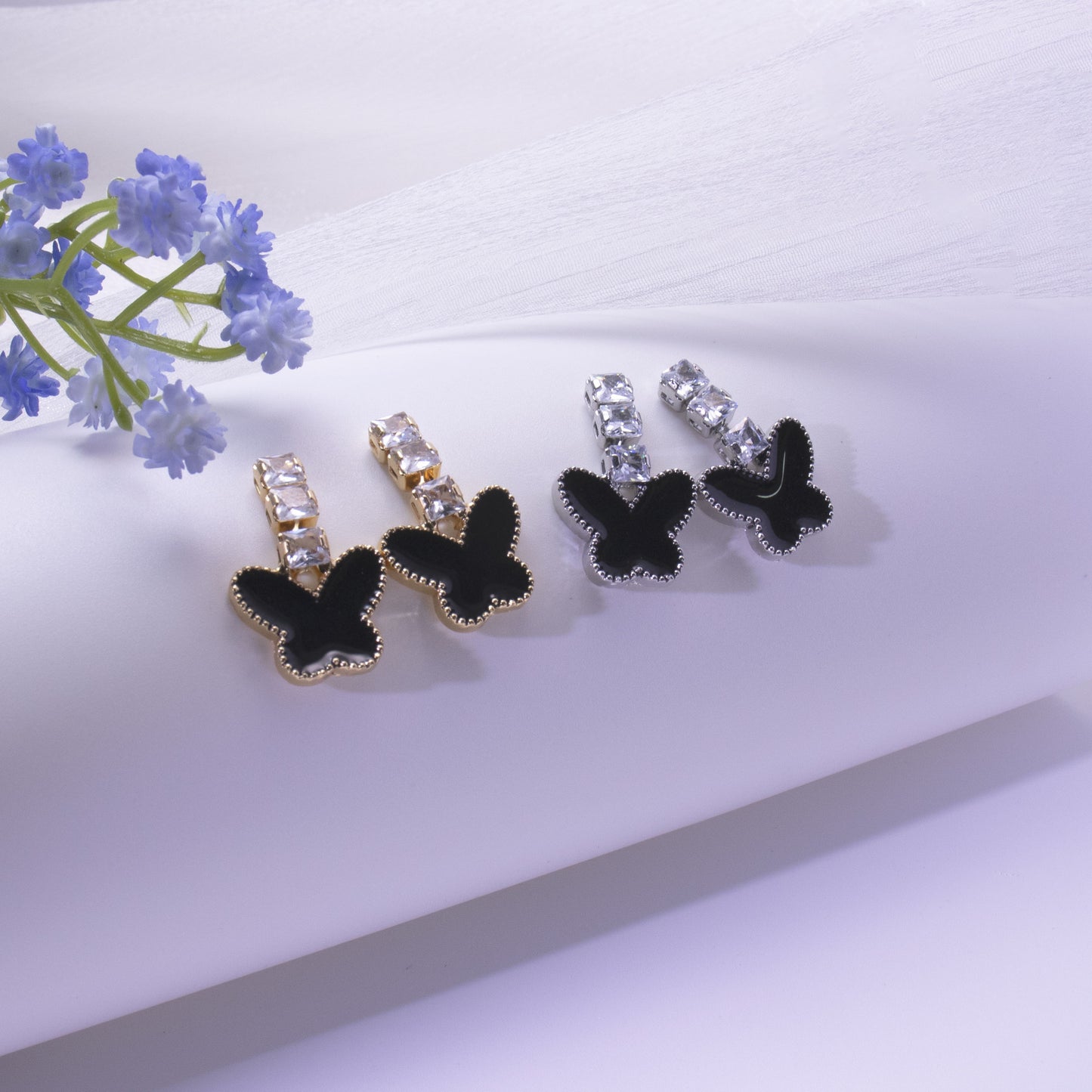Designed stud earrings, exquisite silver earrings and jewelry for women