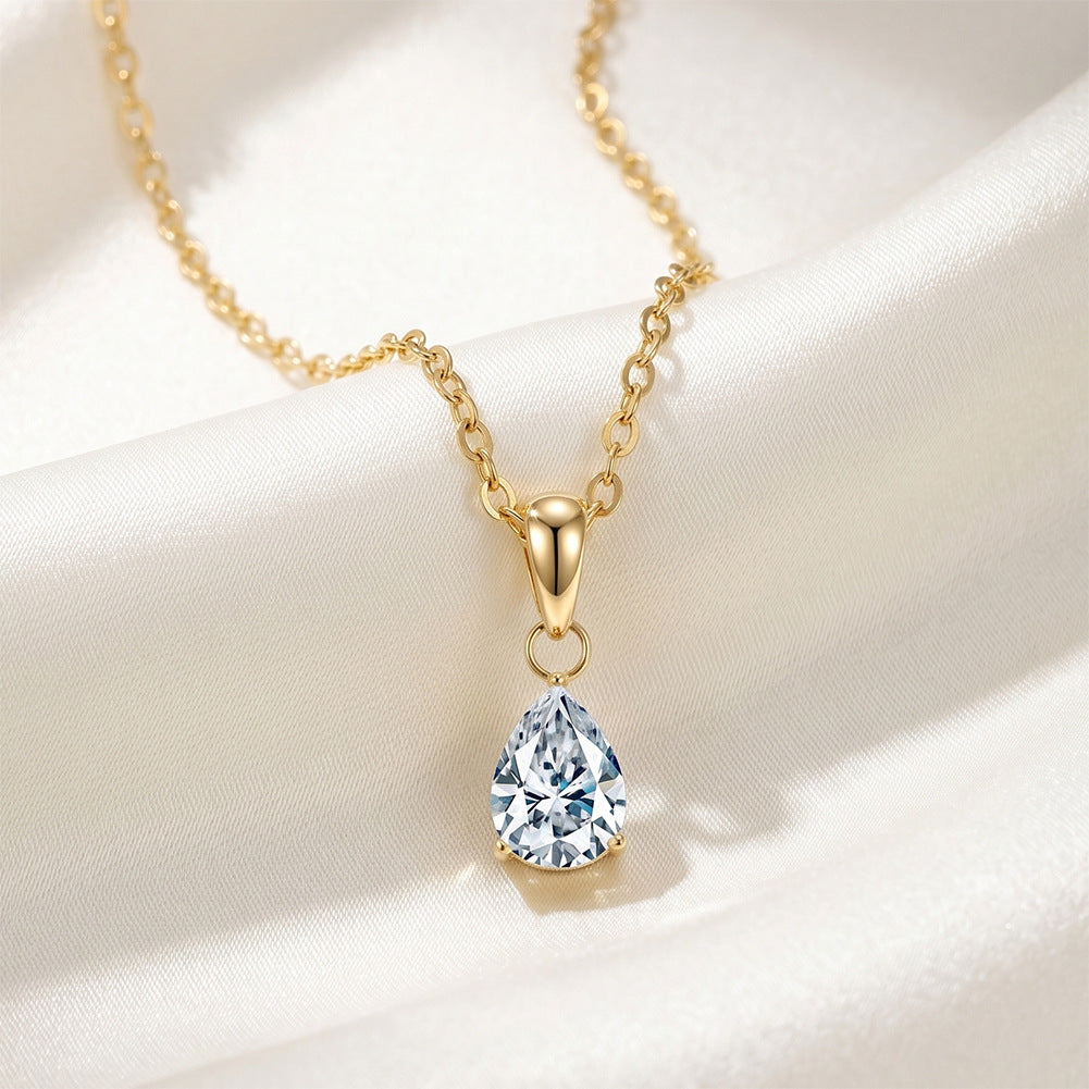 A 18K plated pendant necklace for your girlfriend