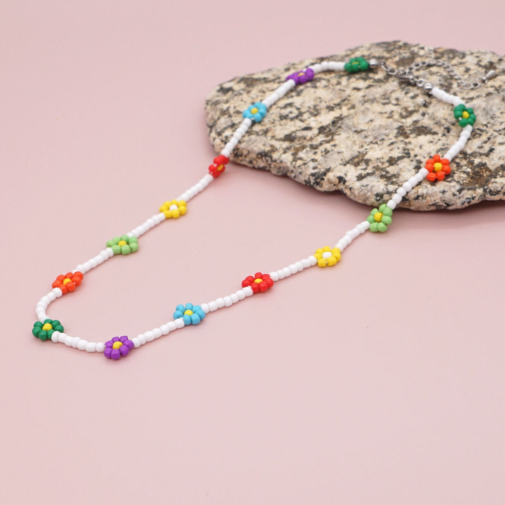 Colorful gradient rice bead Daisy vacation style woven necklace for women