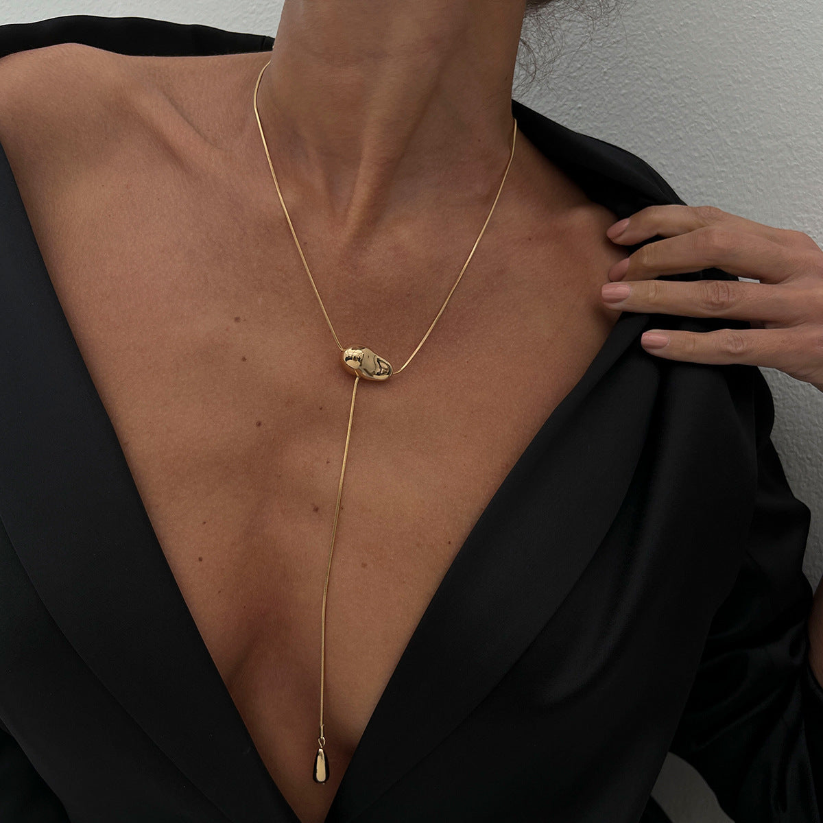 Irregular design pendant long commuter thin chain sweater necklace