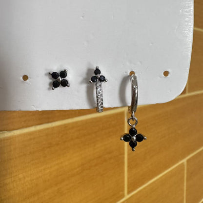 Set three earrings