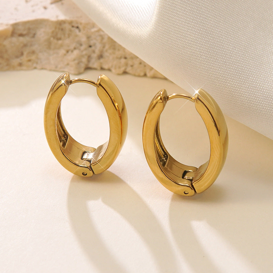 High-end earring with 18k circular plating, elegant earrings