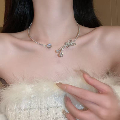 Elegant -style necklace