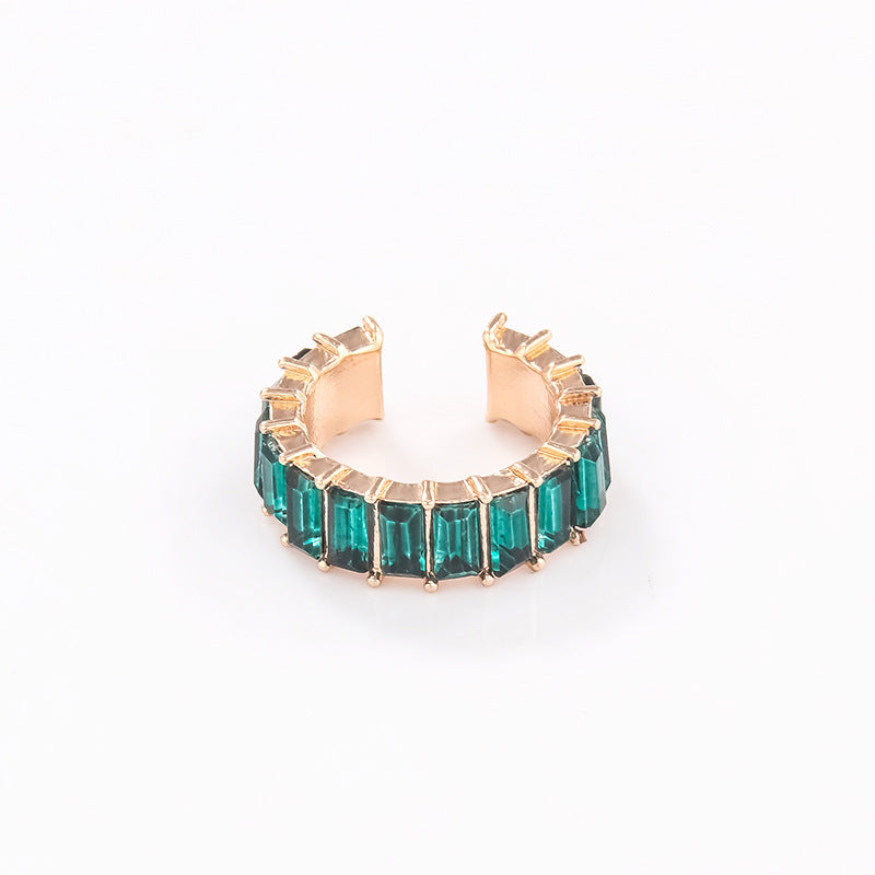 This is a sweet and cool style of earrings with colorful ear clips, slightly inlaid pearls, and no ear piercings for women