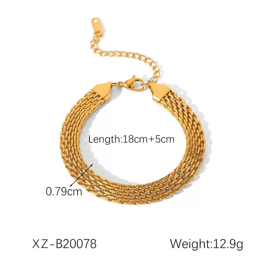 The 18k wind bracelet with a high-end feel is a Cuban handcrafted chain for women