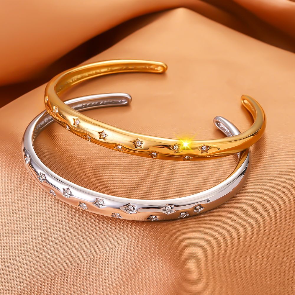 18K Five-Pointed Star Inlaid Women's Bracelet