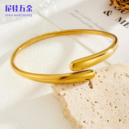 Drop-Shape Crossed Irregular Design Bracelet