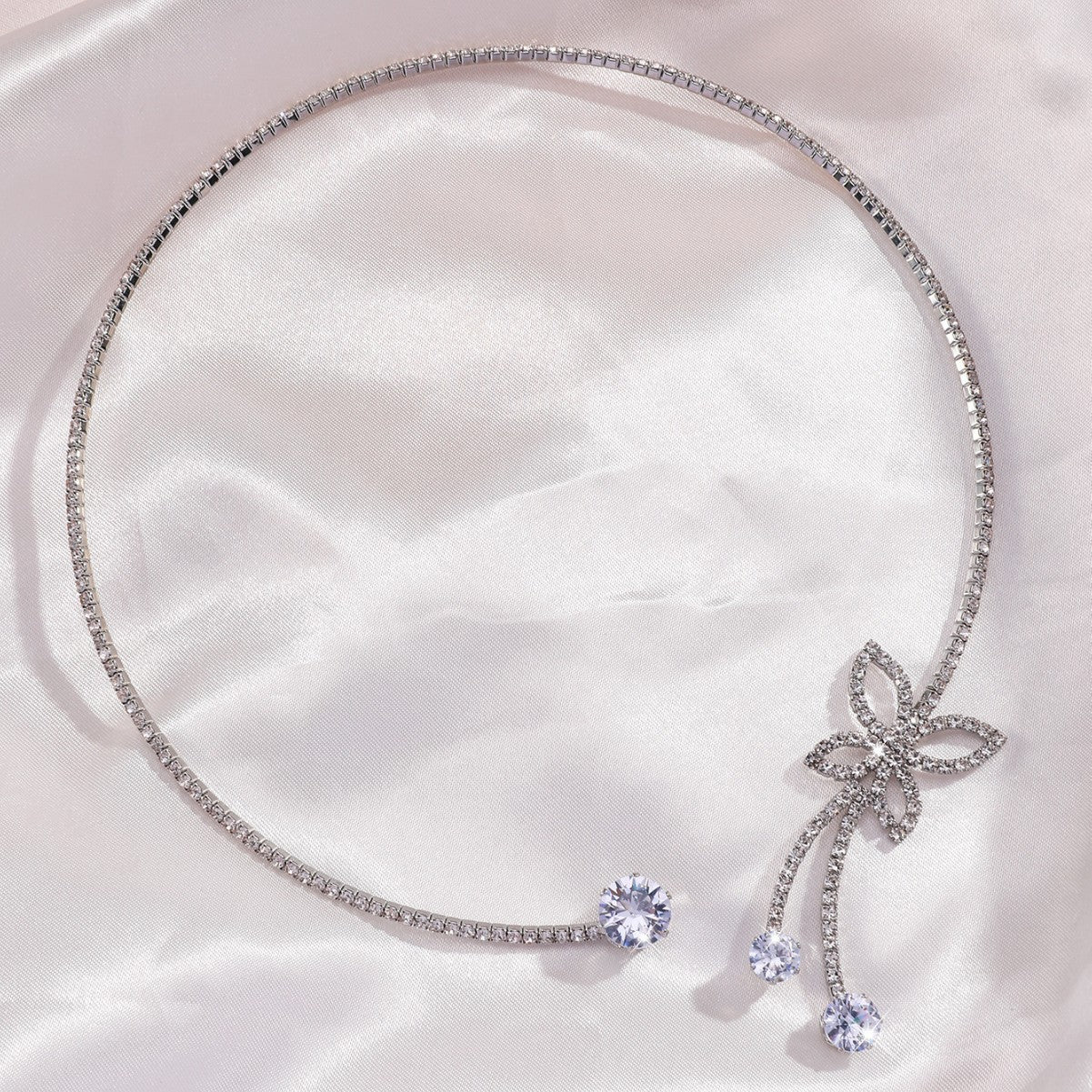 Elegant -style necklace