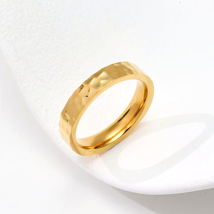 The Poline design ring is a versatile and elegant everyday ring