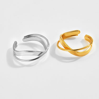 Eve Gold Bangle