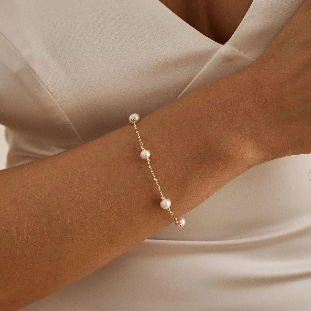 Hand-Strung Pearl & Gold-Plated Bead Bracelet