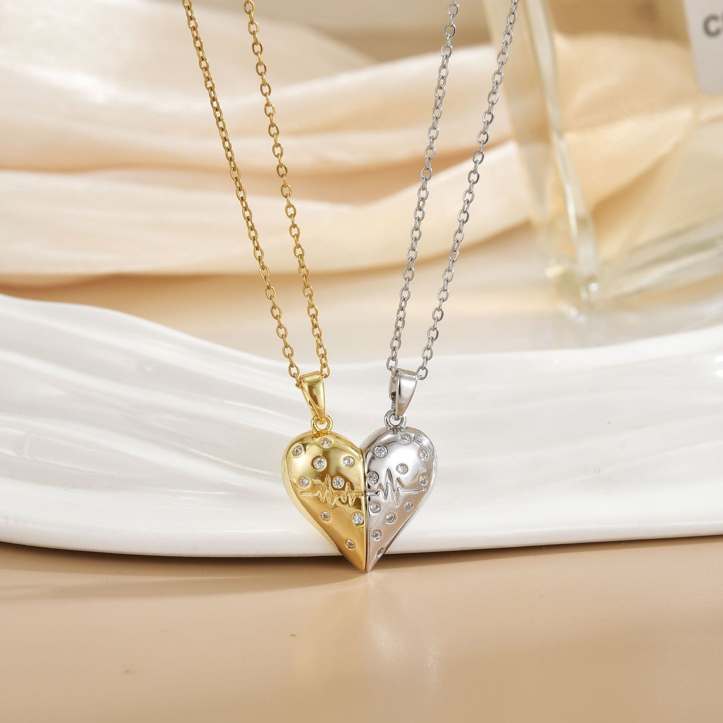 Micro-inlaid couple's style versatile and high-end accessories