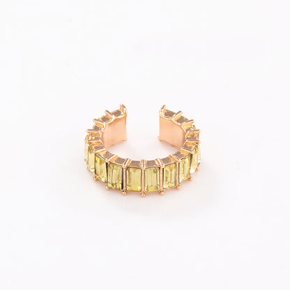 This is a sweet and cool style of earrings with colorful ear clips, slightly inlaid pearls, and no ear piercings for women