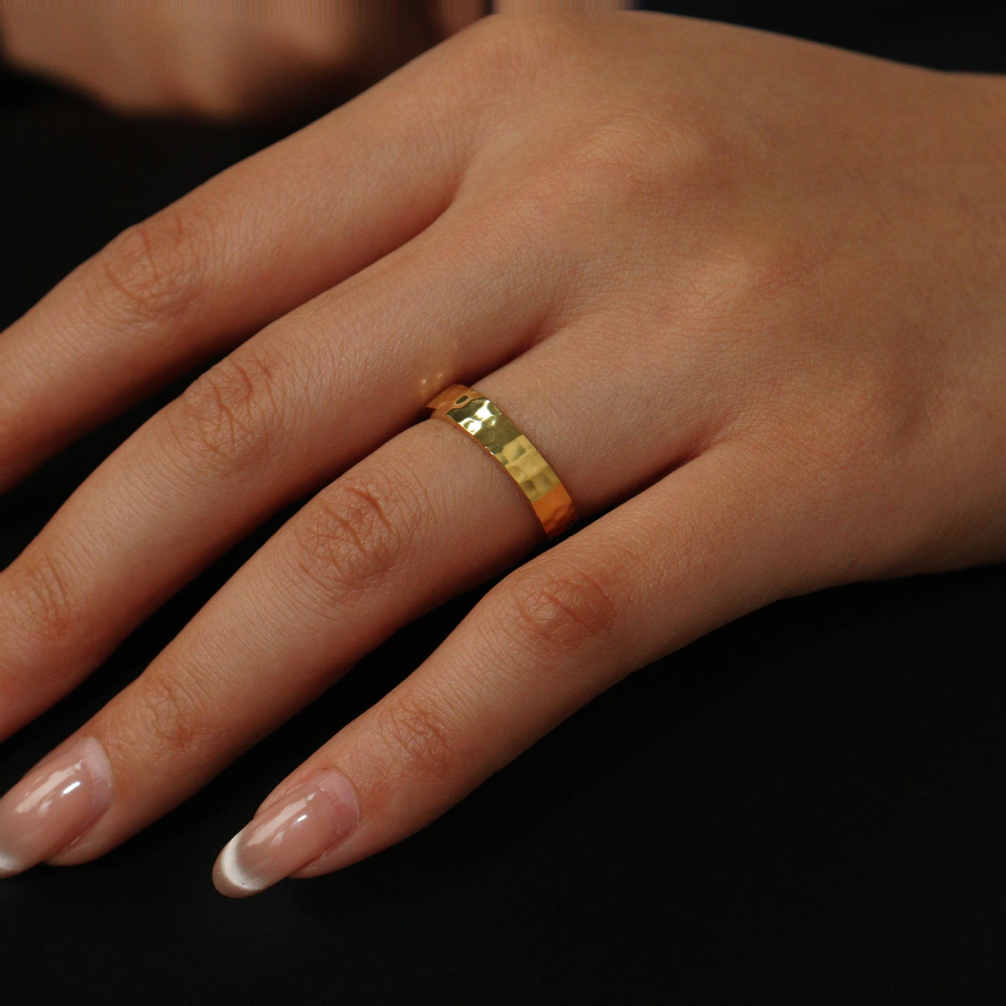The Poline design ring is a versatile and elegant everyday ring
