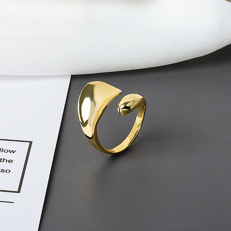 A versatile -style nude ring with an open mouth for women