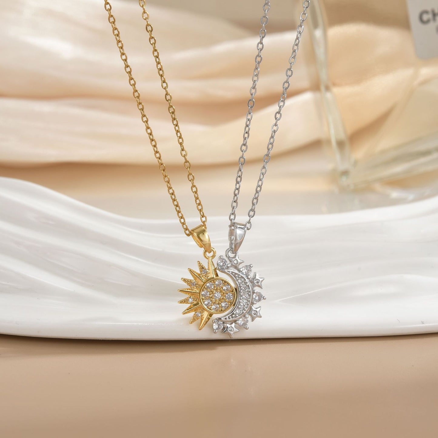 Micro-inlaid couple's style versatile and high-end accessories