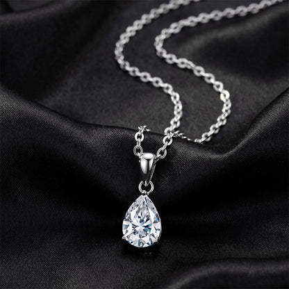 A 18K plated pendant necklace for your girlfriend