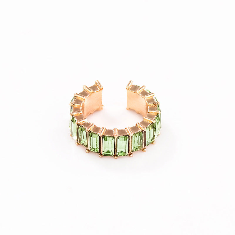 This is a sweet and cool style of earrings with colorful ear clips, slightly inlaid pearls, and no ear piercings for women