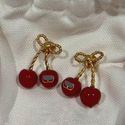 Sweet cherry and cherry earrings, elegant and feminine stud design earrings