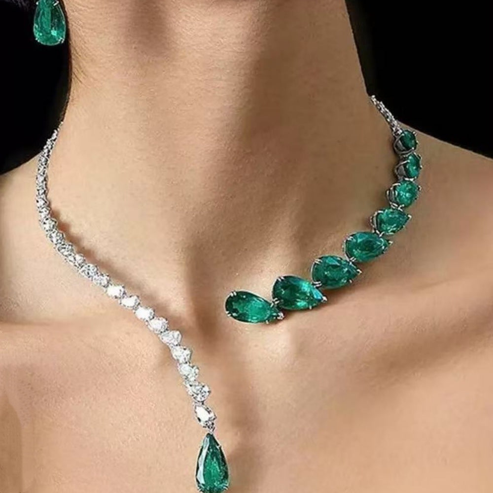 Exquisite leaf necklace