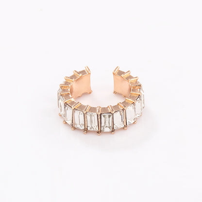 This is a sweet and cool style of earrings with colorful ear clips, slightly inlaid pearls, and no ear piercings for women