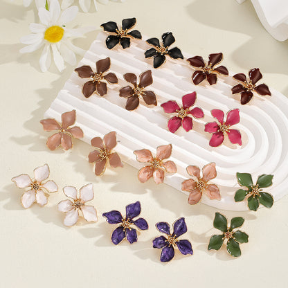 Oil-dripping flower earrings exude a sense of elegance and sophistication for women. s925 earrings and stud earrings