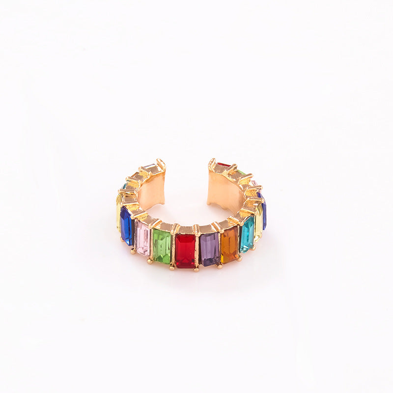 This is a sweet and cool style of earrings with colorful ear clips, slightly inlaid pearls, and no ear piercings for women