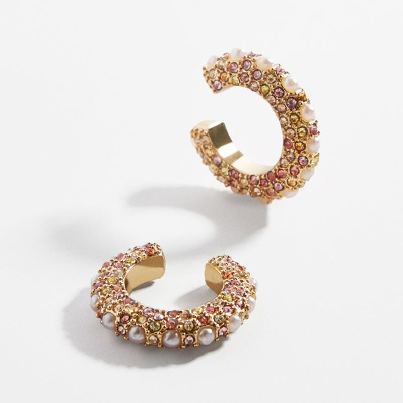 This is a sweet and cool style of earrings with colorful ear clips, slightly inlaid pearls, and no ear piercings for women