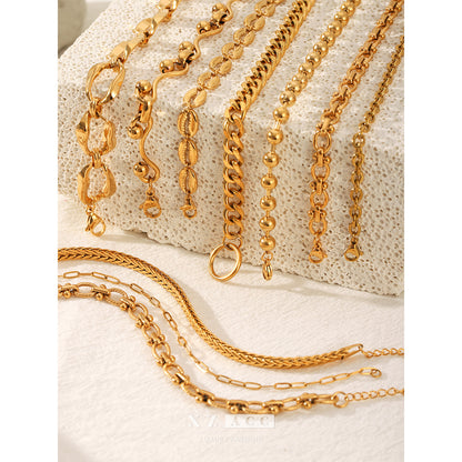 The 18k wind bracelet with a high-end feel is a Cuban handcrafted chain for women