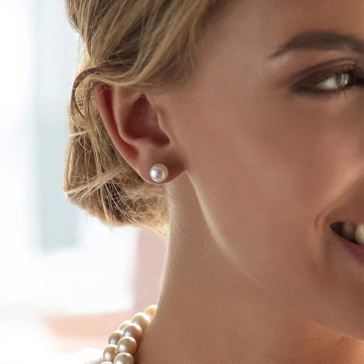 High-end earrings, pearl stud earrings, butterfly earplug style earrings