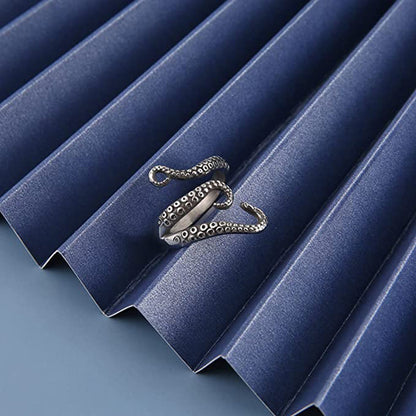 A powerful octopus tentacle open ring, an octopus ring for men's jewelry