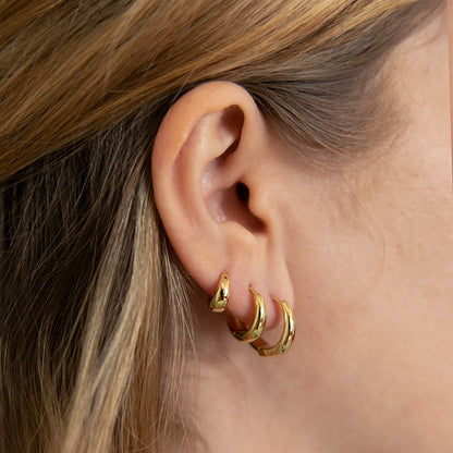 Glossy wide-open earrings with 18K plain bezel and layered earrings