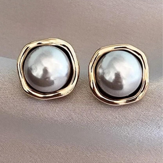 Hongdi 925 silver Needle grey pearl Stud earrings exude a sense of high-end elegance and sophistication