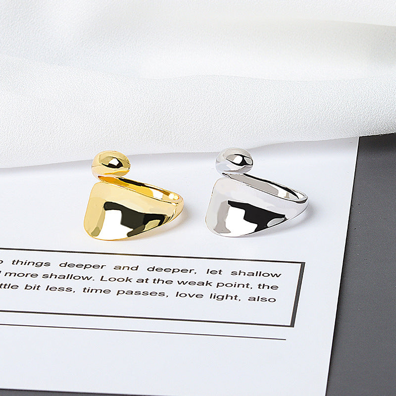 A versatile -style nude ring with an open mouth for women