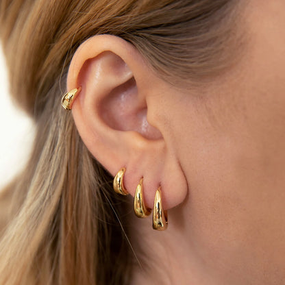 Glossy wide-open earrings with 18K plain bezel and layered earrings