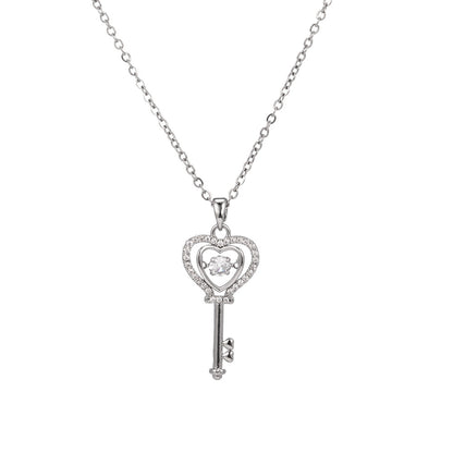 The Wind Girl's exquisite chain is a high-end accessory
