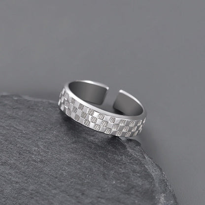 Mobius strip ring design for men's trendy and high-end style, index finger and women's couple rings