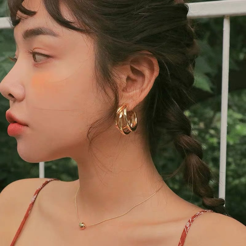 The 925 Silver Needle three-ring circular earrings are stylish and trendy ear ring accessories