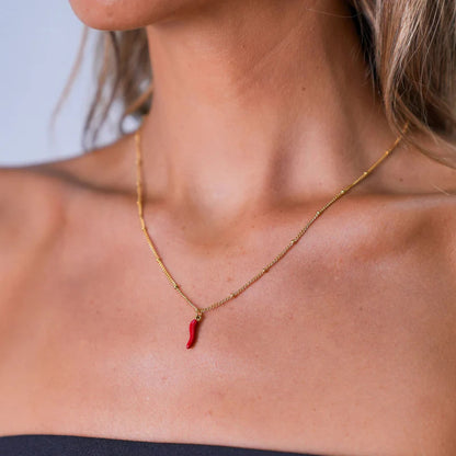 Colorful little chili pepper pendant, a high-end and versatile chain girl